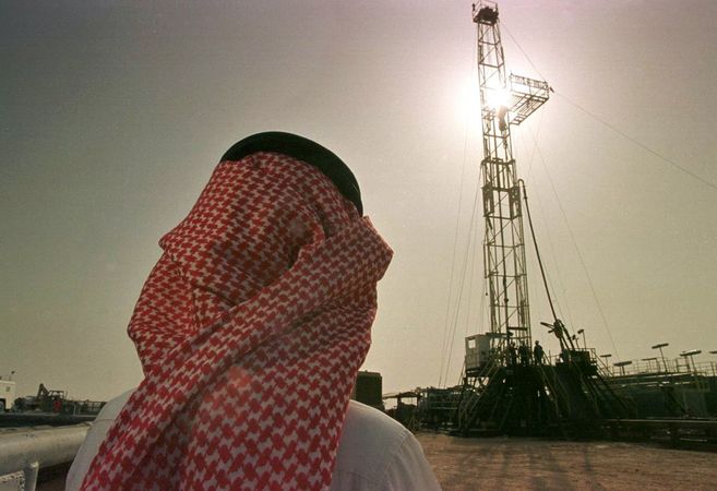Перед встречей ОПЕК в Алжире на следующей неделе, Саудовская Аравия предложила сократить добычи нефти.