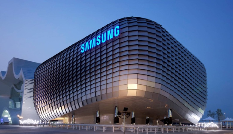 Samsung ухудшила на треть прогноз прибыли за третий квартал из-за скандала, связанного с возгоранием батарей Note 7.