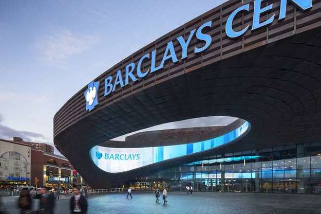 Прибыль одного из крупнейших банков Великобритании Barclays выросла на 35% в третьем квартале.