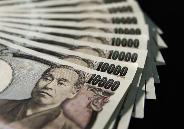 Восемь крупнейших производителей Японии, включая Sony и Honda, потеряли $30 млрд прибыли в первой половине этого года из-за роста курса иены.