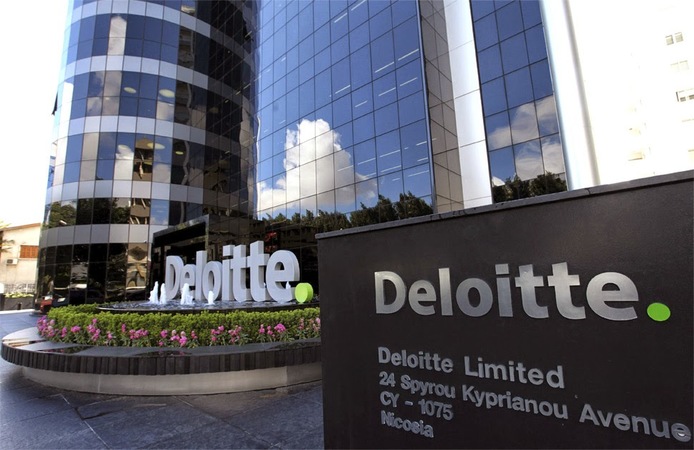 Британский регулятор наложил рекордно высокий штраф на аудиторскую компанию Deloitte и ее партнерскую фирму John Clennett.