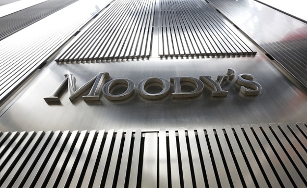Международное рейтинговое агентство Moody's согласилось выплатить США почти $864 за ошибочное рейтингование рискованных ценных бумаг на рынке недвижимости в преддверии финансового кризиса 2008 года.