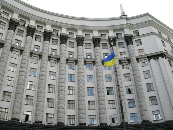Кабинет министров поддержал предложение Минфина о дополнительной капитализации двух государственных банков — Ощадбанка и Укрэксимбанка на 3,5 млрд грн и 3 млрд грн соответственно, сообщает «Униан».