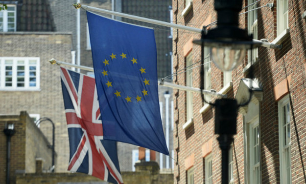 По оценке Европейского бюро по борьбе с мошенничеством, Великобритания должна ЕС около 2 млрд евро.