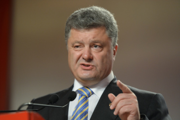 Президент Украины Петр Порошенко продолжает рассматривать принятый Верховной Радой 20 декабря 2016 года закон о госгарантии 100% всех вкладов граждан во всех госбанках.