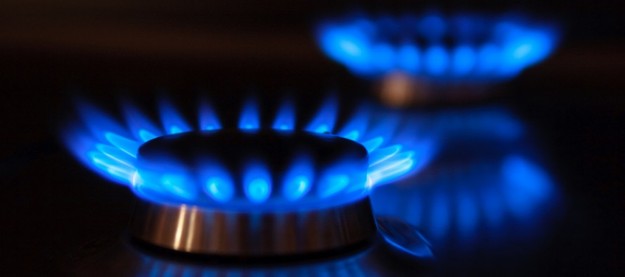 После того, как Национальная комиссия, осуществляющая государственное регулирование в сферах энергетики и коммунальных услуг внедрила ежемесячную абонплату за газ, для украинцев цена на газ в платежках не будет повышена.