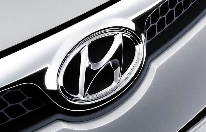 Hyundai представит «Бесконтактный автомобиль», который будет принимать бесконтактные платежи в пользу благотворительной организации Stand Up To Cancer в Великобритании.