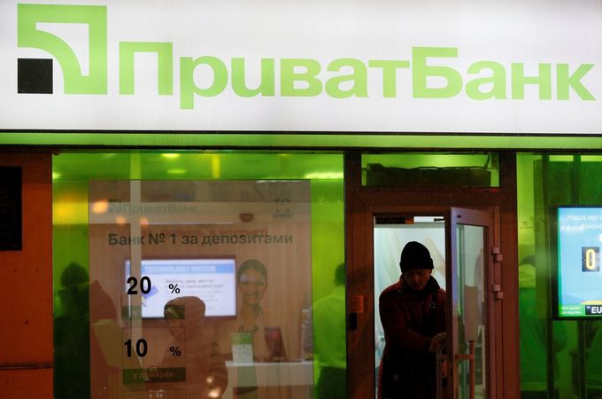 Министерство финансов Украины определилось с советником, который будет заниматься возвратом и реструктуризацией кредитов ПриватБанка связанным лицам.