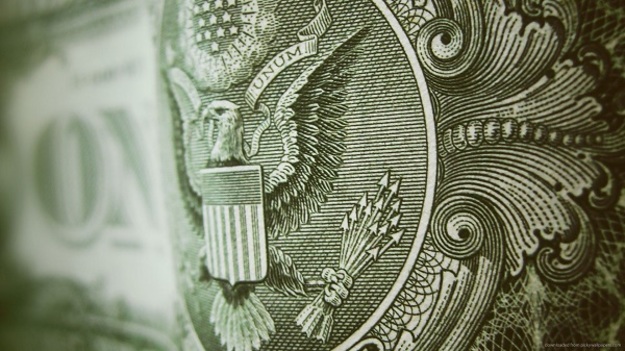 Курс доллара США продолжает снижение к большинству валют мира, при этом долларовый индекс WSJ обновил минимум за шесть месяцев на фоне новостей из Вашингтона.