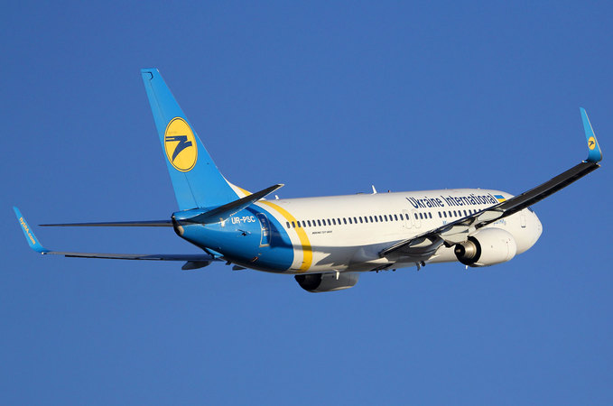 Отечественная авиакомпания Международные авиалинии Украины (МАУ) проведет распродажу более 30 тыс.