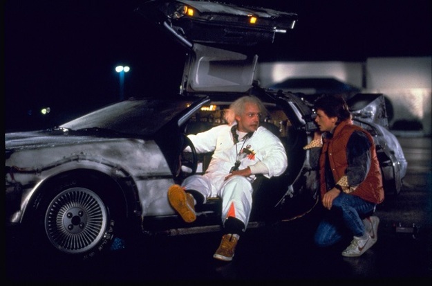 Автомобиль DeLorean DMC-12, который использовали для съемок фильма «Назад в будущее» выставлен на продажу.