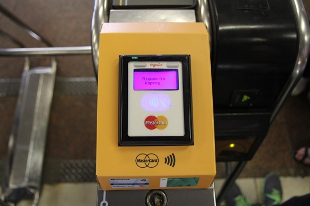 За два года с момента внедрения бесконтактной оплаты в Киевском метрополитене бесконтактными банковскими картами Mastercard было оплачено более 10 млн поездок.