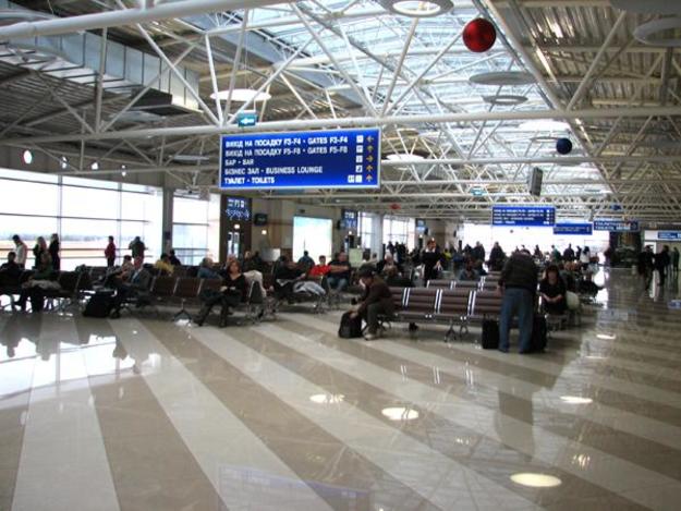 Министерство инфраструктуры Украины сократило аэропортовые сборы за обслуживание пассажиров в международном аэропорту Борисполь почти на четверть - до $13.
