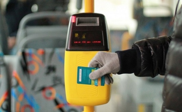 В Киеве до конца года запустят электронную систему оплаты проезда в общественном транспорте.