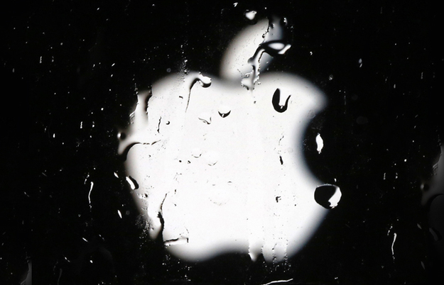 Apple может быть вынуждена отложить поставки новых iPhone из-за проблем, возникших в ходе производства датчика отпечатков пальцев, который компания пыталась усовершенствовать.
