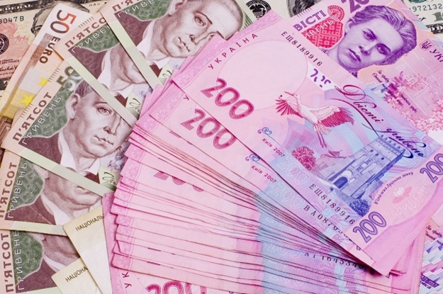 Национальный банк понизил официальный курс гривны на 1 копейку до 25,91/$.