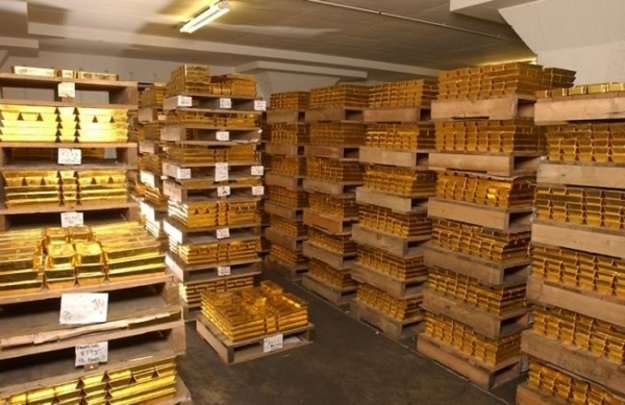 Национальный банк повысил официальный курс золота и серебра.