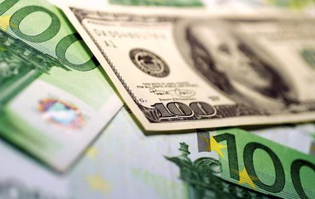 Сегодня, 1 сентября, торги на межбанковском валютном рынке открылись котировками 25,6700-25,7000 грн/$, 30,5062-30,5418 грн/евро и 0,4419-0,4430 грн/рубль.