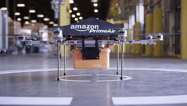 Согласно патенту, поданному в Управление по патентам и товарным знакам США, Amazon рассматривает возможность создания говорящих дронов.