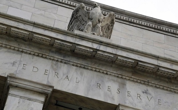 Федеральна резервна система (ФРС) США не стане підвищувати базову процентну ставку в 2017 році, прогнозують аналітики агентства S&P (Standard & Poor's), передає Інтерфакс-Україна.
