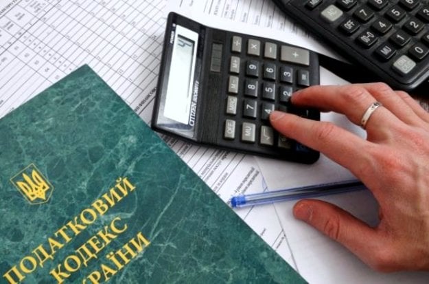 В Украине после повышения минимальной зарплаты количество новых плательщиков единого социального взноса (ЕСВ) увеличилось на 400 тысяч.