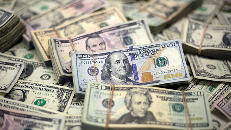 К открытию межбанка американский доллар в покупке скинул 6 копеек, в продаже — 5 копеек.