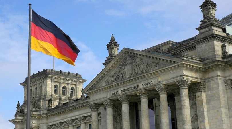 Министерство экономики Германии намерено продлить до конца года выплаты помощи малому и среднему бизнесу для компенсации убытков, вызванных пандемией covid-19.