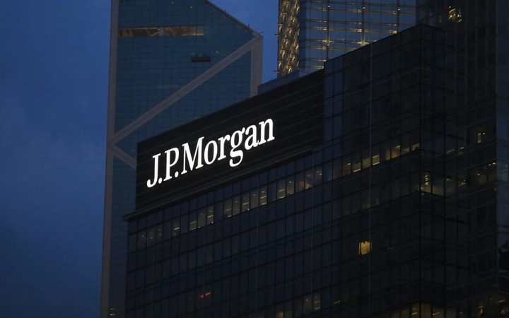 Украина может в октябре-декабре этого года получить транш МВФ в размере около $1,4 млрд, прогнозируют в JP Morgan.