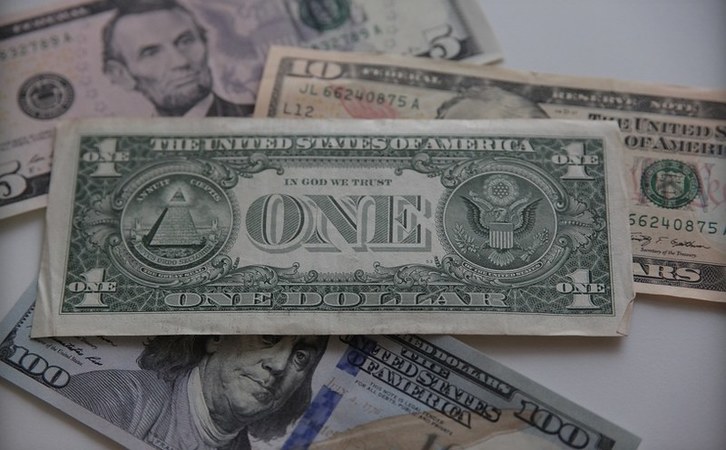 Курс доллара и евро: что будет в понедельник и почему все снова сложно с  валютой — Минфин