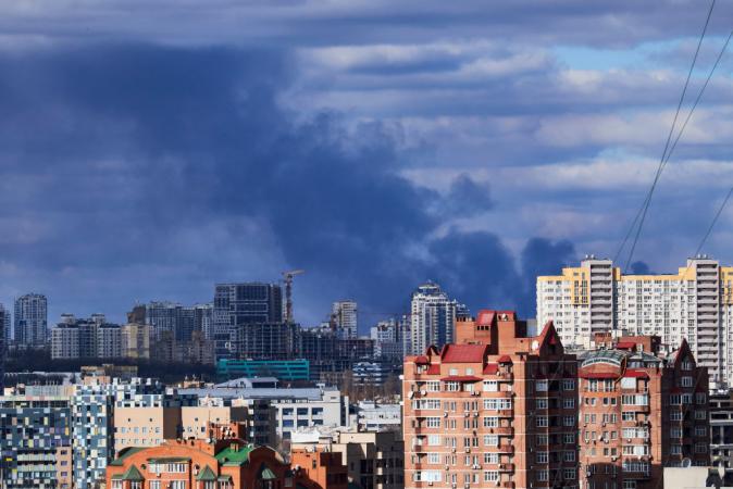За последний месяц Киев потерпел несколько ракетных атак, а также произошло разрушение вражескими беспилотниками критической инфраструктуры.