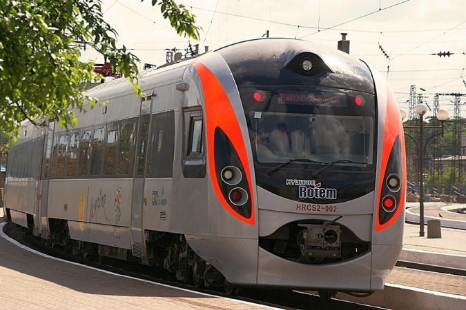 Восени Укрзалізниця планує запустити новий поїзд сполученням Рава-Руська — Варшава.
