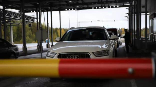 До кінця 2 жовтня Болгарія припинить в'їзд російських автомобілів на територію країни.