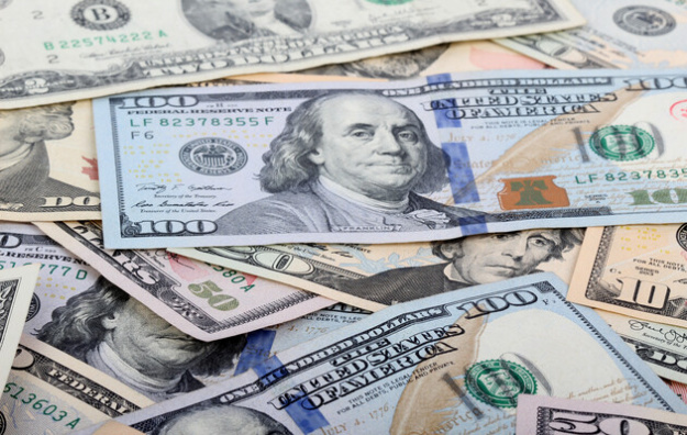 Нацбанк увеличил продажу валюты из резервов для поддержки курса гривны до $1,8 миллиарда в месяц.