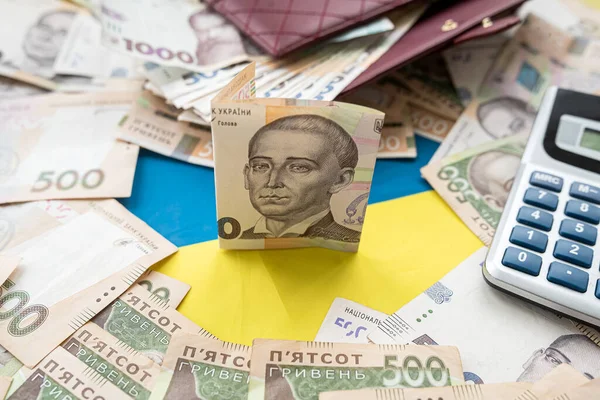 Національний банк України встановив на 17 квітня 2024 року офіційний курс гривні на рівні 39,5737 грн/$.