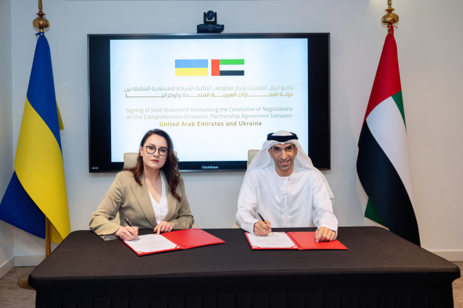Украина и Объединенные Арабские Эмираты подписали совместное заявление о завершении переговоров о Соглашении о Всеобъемлющем экономическом партнерстве между правительствами двух стран.