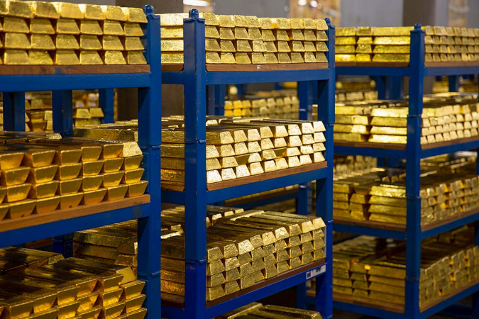 Стрімке зростання цього року знову робить золото популярним серед приватних інвесторів.