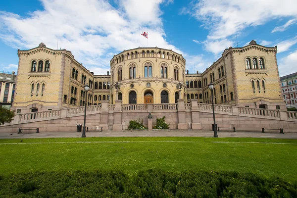 Норвежский парламент поддержал предложение правительства увеличить поддержку Украины в 2024 году на 7 млрд норвежских крон — более $600 млн.