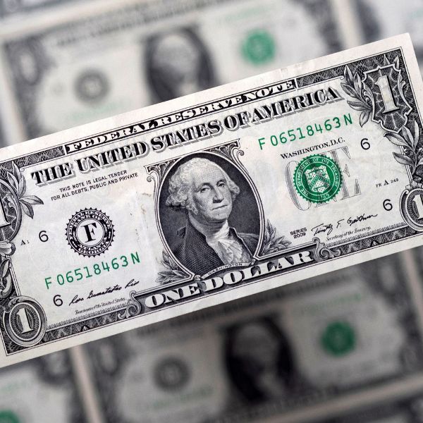 Доллару пророчили тяжелый год: почему он продолжает господствовать