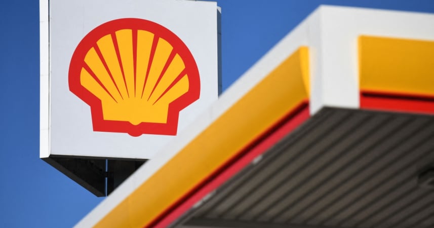 Фонд держмайна планує виставити націоналізовану частку 49% мережі АЗС Shell на відкритий аукціон та не пропонуватиме викупити її глобальній компанії Shell.