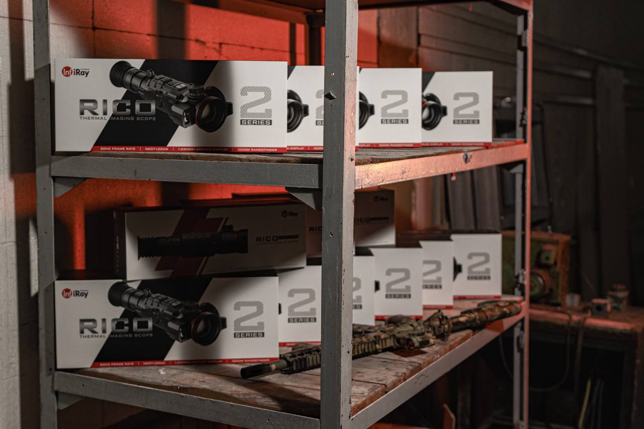 подписка струм — тепловизионные прицелы InfiRay RICO 2 Series на стеллаже