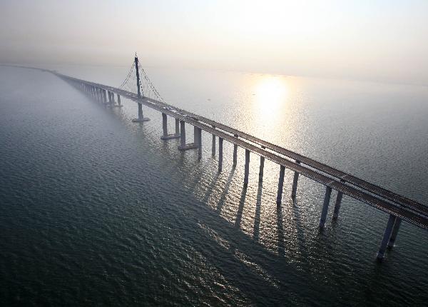 Самый длинный в мире морской мост