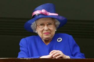 Финансовый кризис лишил британскую королеву 70 млн долларов