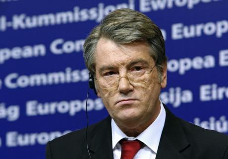 Ющенко просит Конституционный суд срочно растолковать полномочия парламента по увольнению главы НБУ