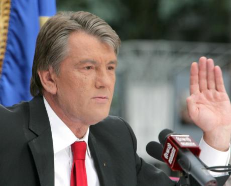Ющенко заявляет о готовности обратиться к западным материнским банкам с просьбой 