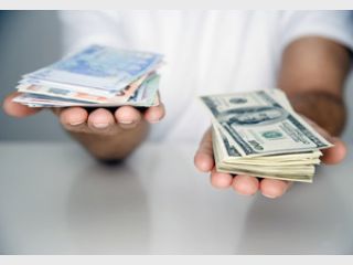 НБУ отмечает увеличение предложения наличной валюты