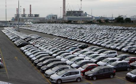 Украина «затоварилась» автомобилями на год вперед