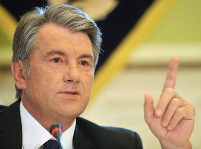 Ющенко предлагает парламенту предоставить заёмщикам право рассчитываться гривней по валютным кредитам