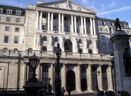 Банк Англии включает печатный станок, чтобы спасти экономику