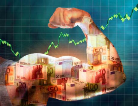Для поддержки гривни в августе Нацбанку придется потратить не менее $1,5 млрд.