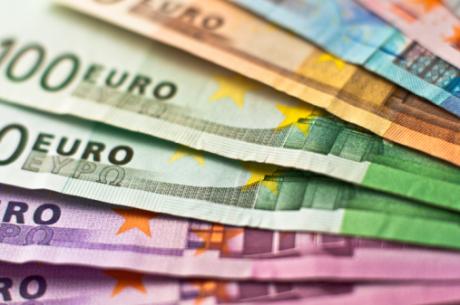 Почему дорожает евро